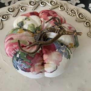 NWT Floral Pumpkin